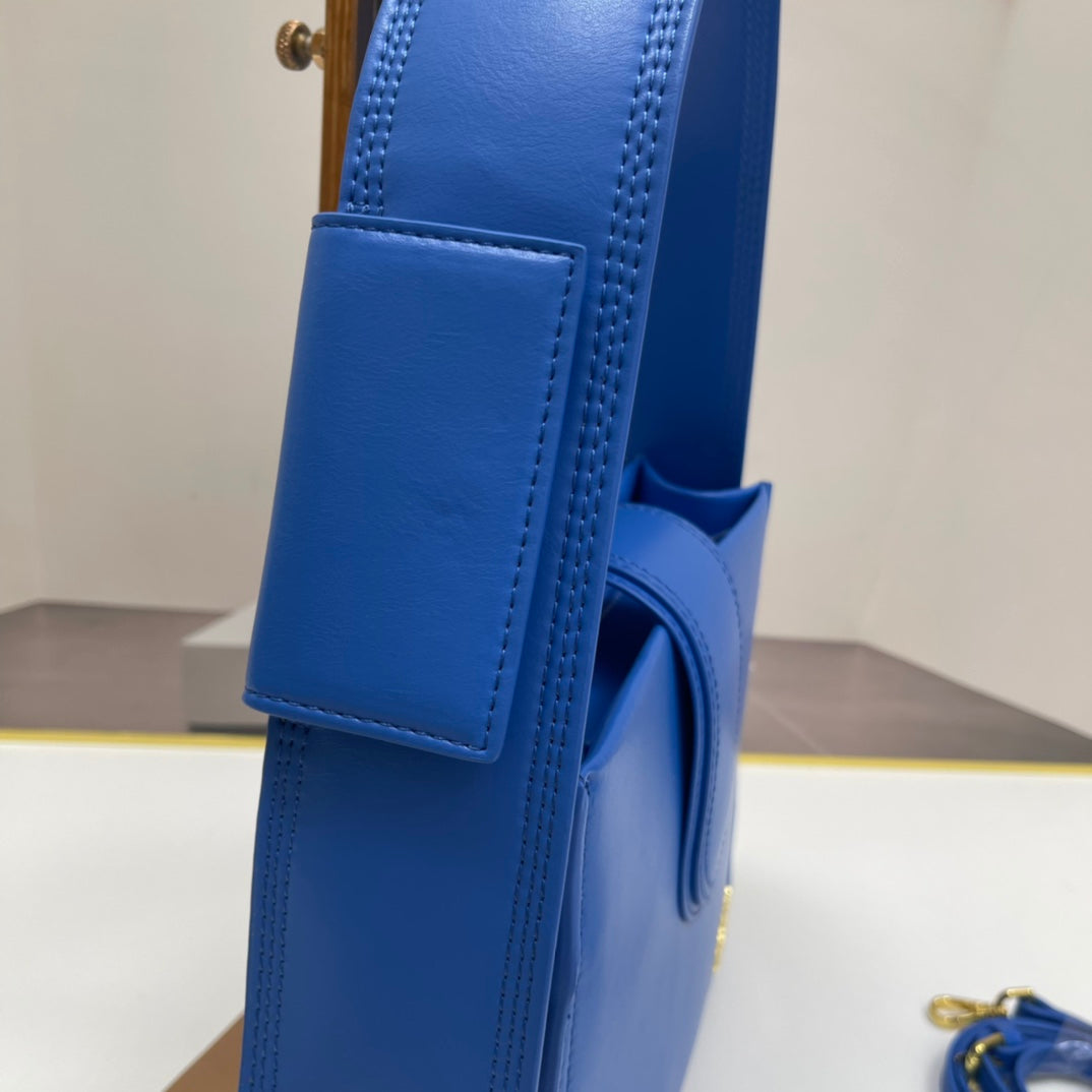 B1P36A33 Popular leather bag
