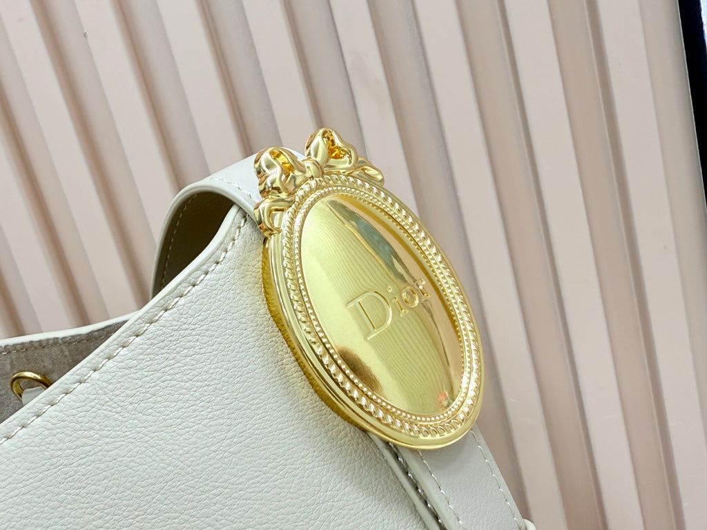 B1R76D45 Popular leather bag