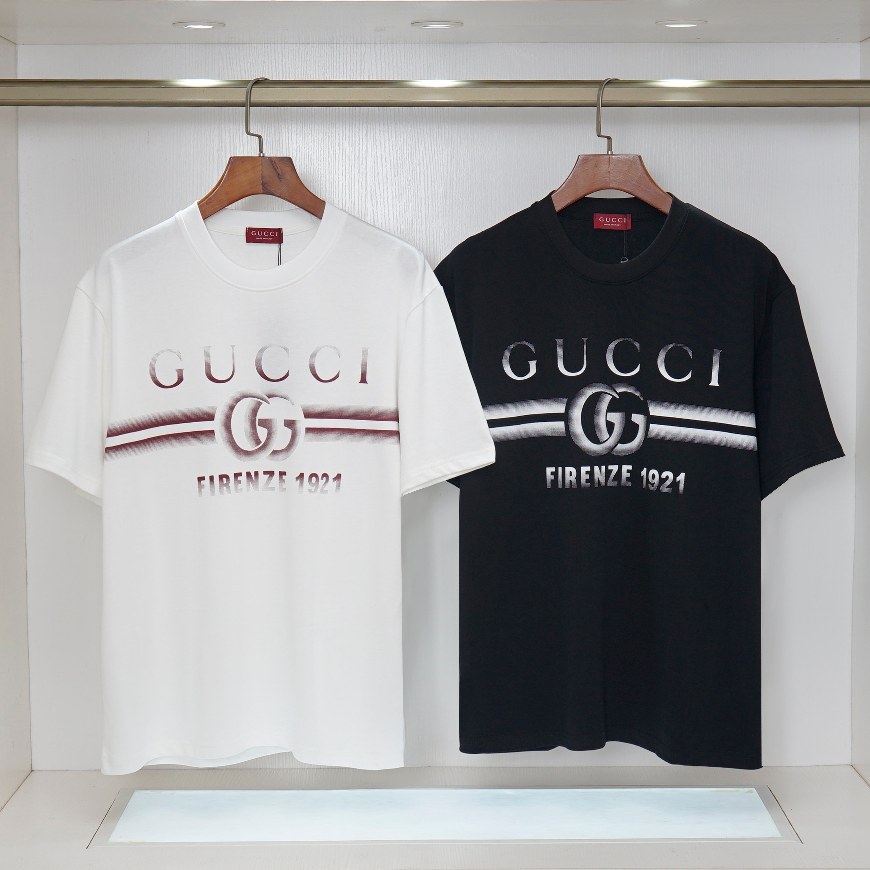 U1R86B11 Popular T-shirts