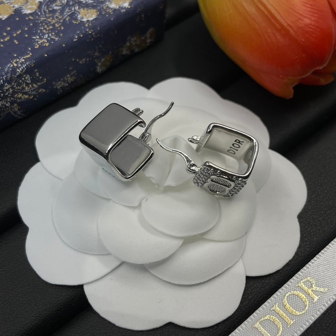 X1Z94D774E Popular  Earrings