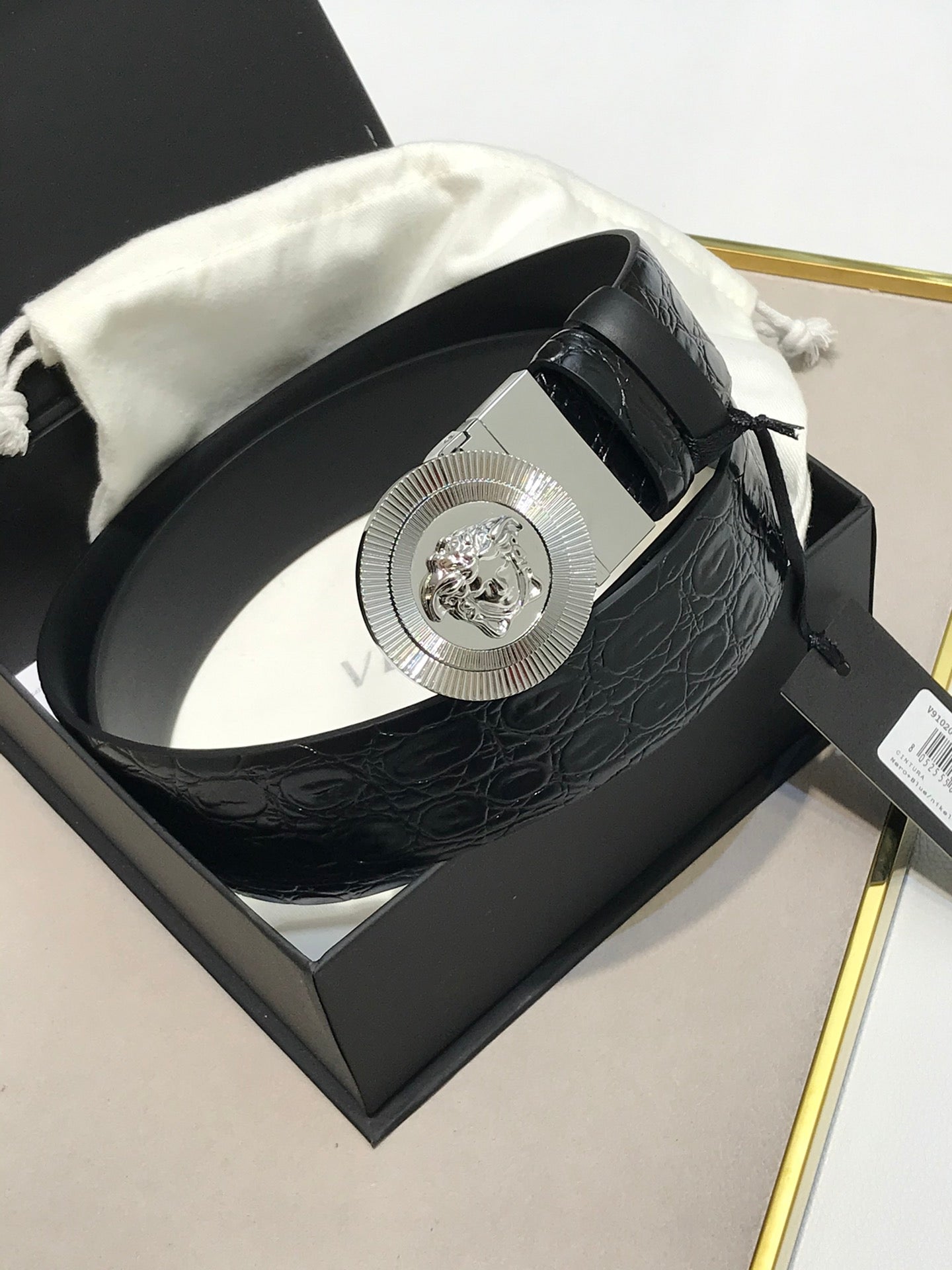 P1Q64V90 Popular  High quality belt With full package