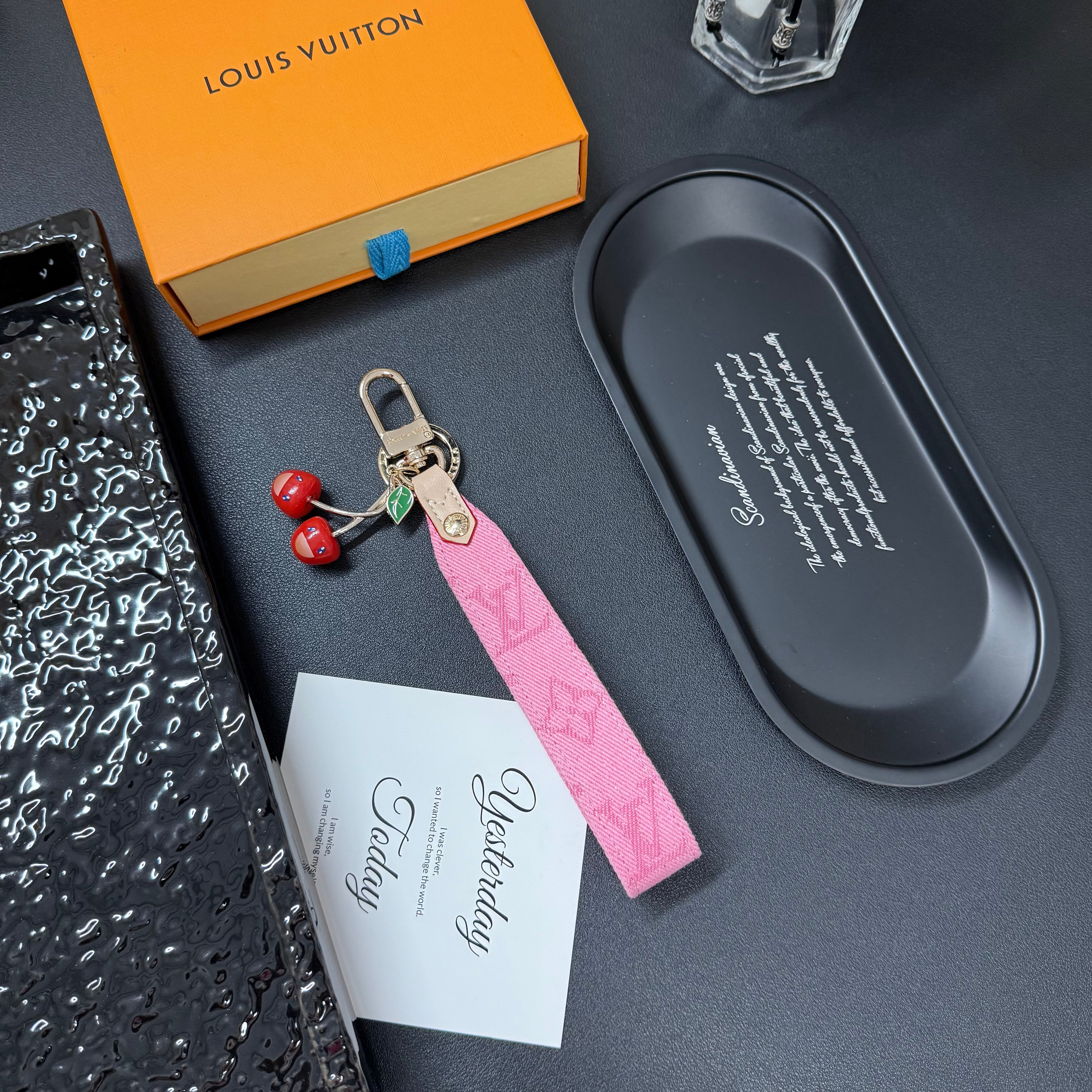 A1Q95E4 Popular bag 's charms accessories