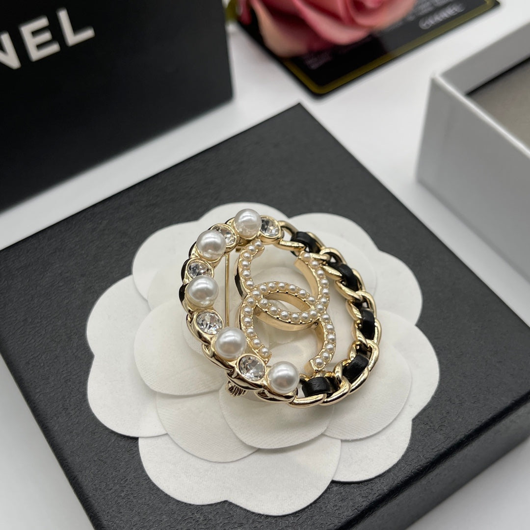 X1ZC893    Popular Brooch
