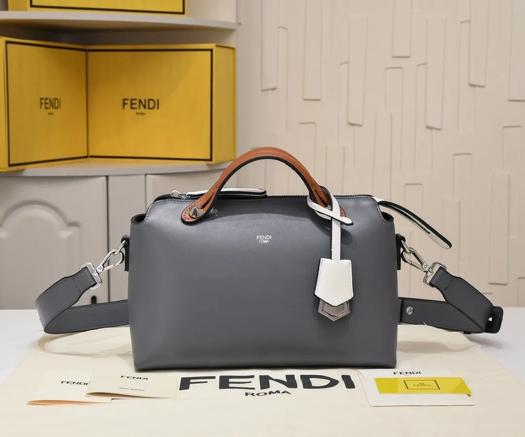 B12X43F132 Popular leather bag 