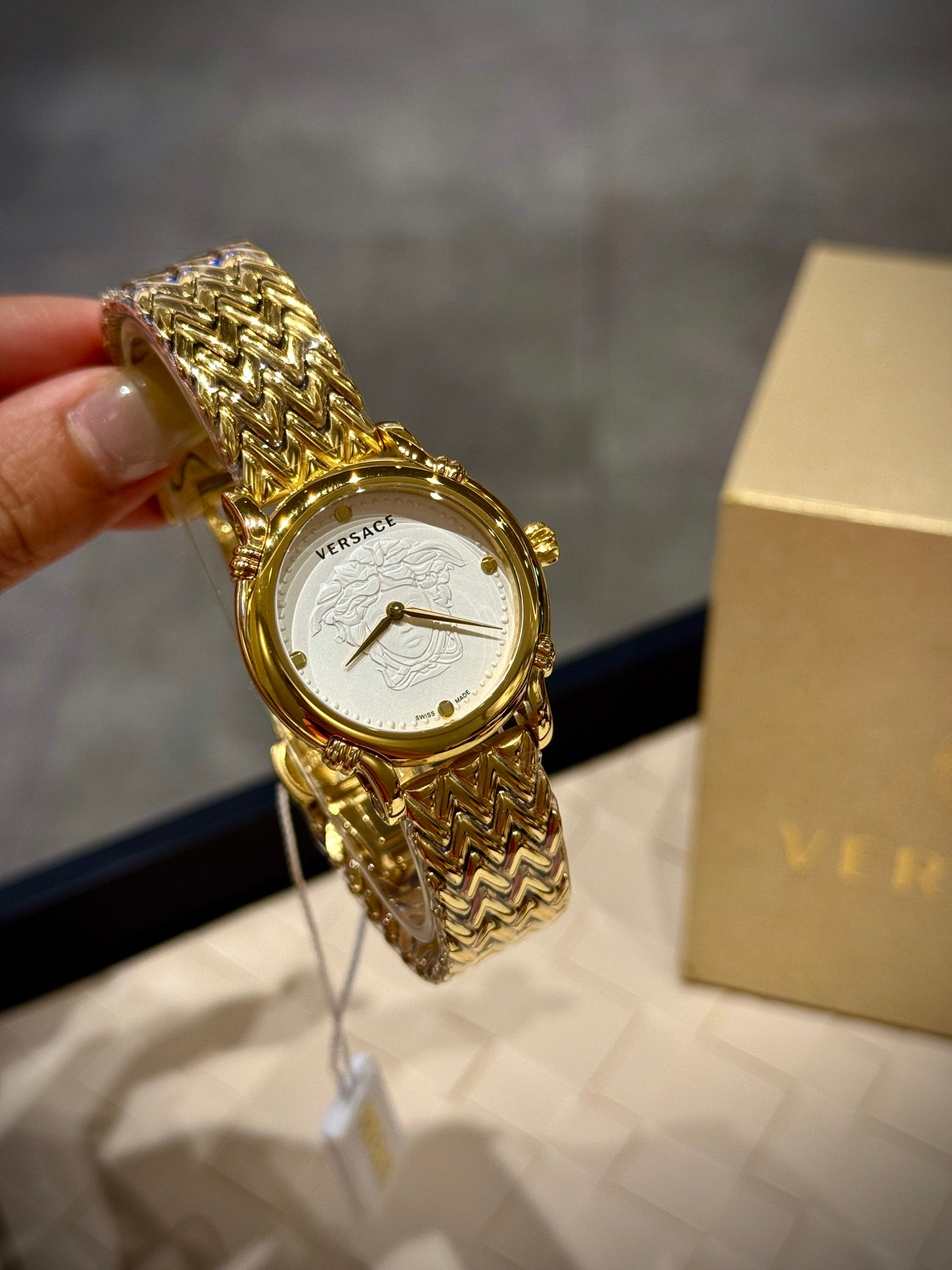 L1R36V78 Popular Watches