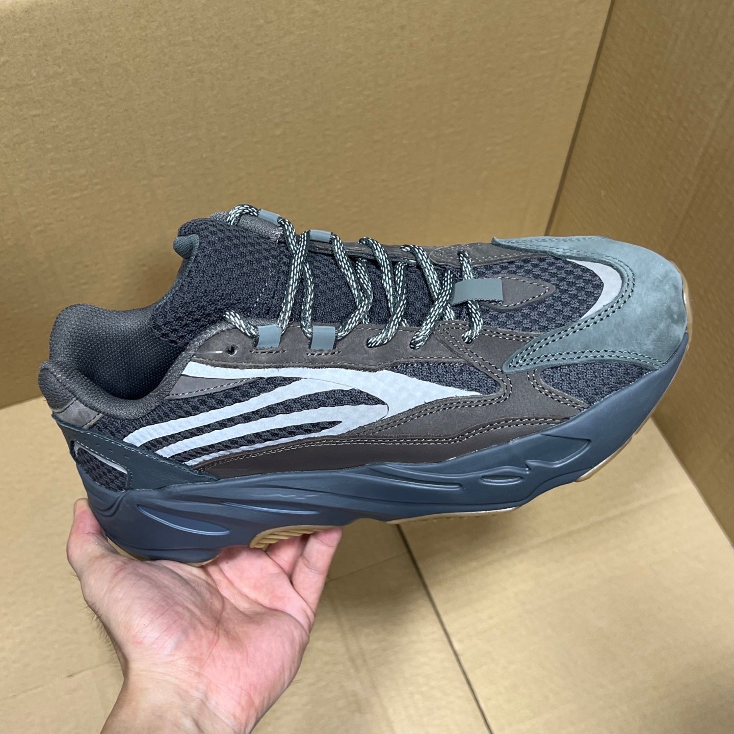 Z4Q95A36  Popular  shoes