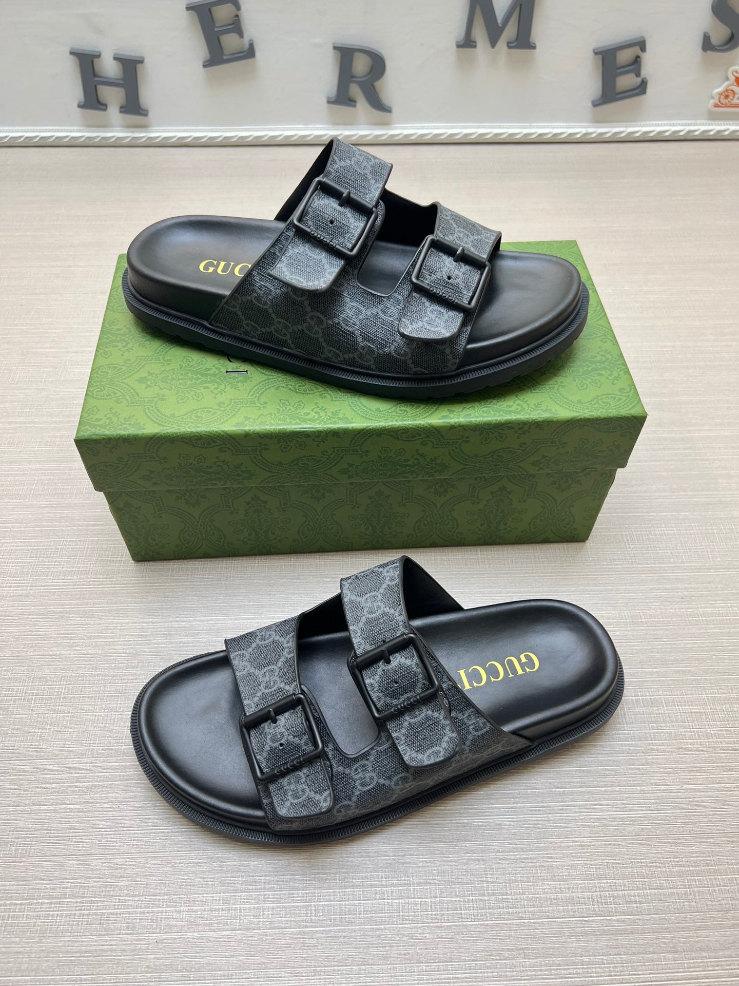 Z5ZB92 Popular slippers