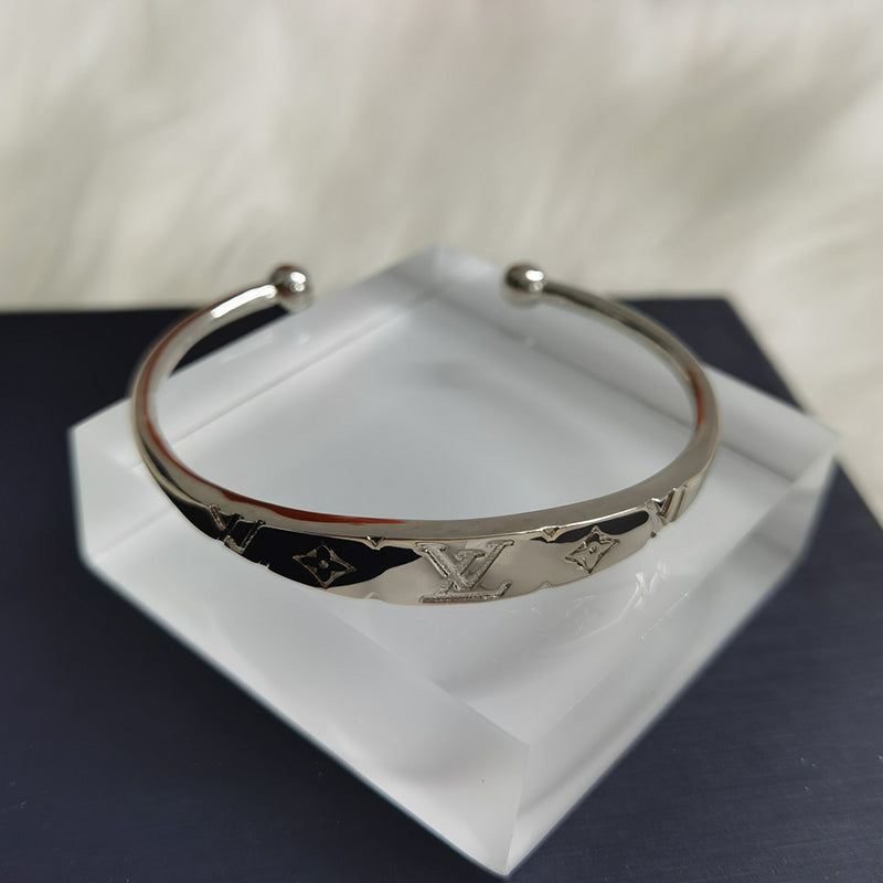 X1B22E719K  Popular Bracelets