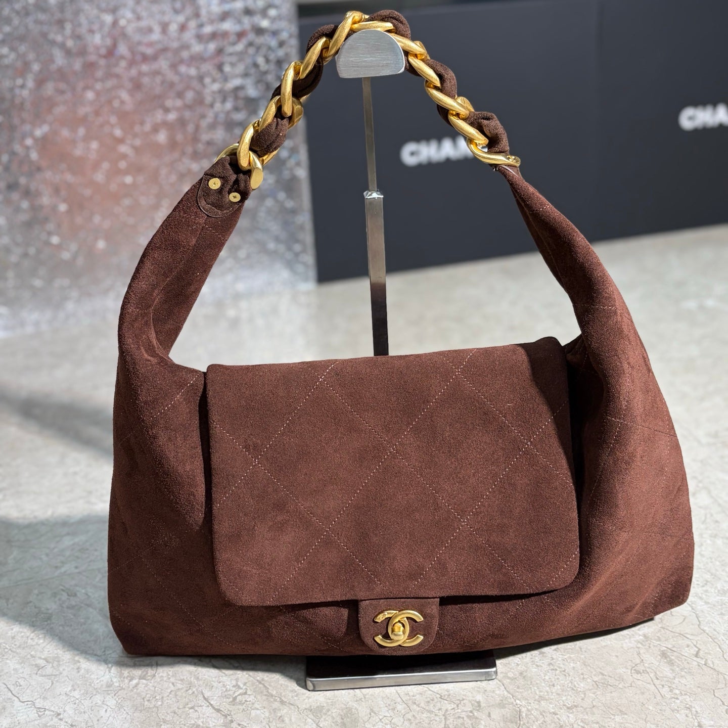 B1R15C146 Popular leather bag