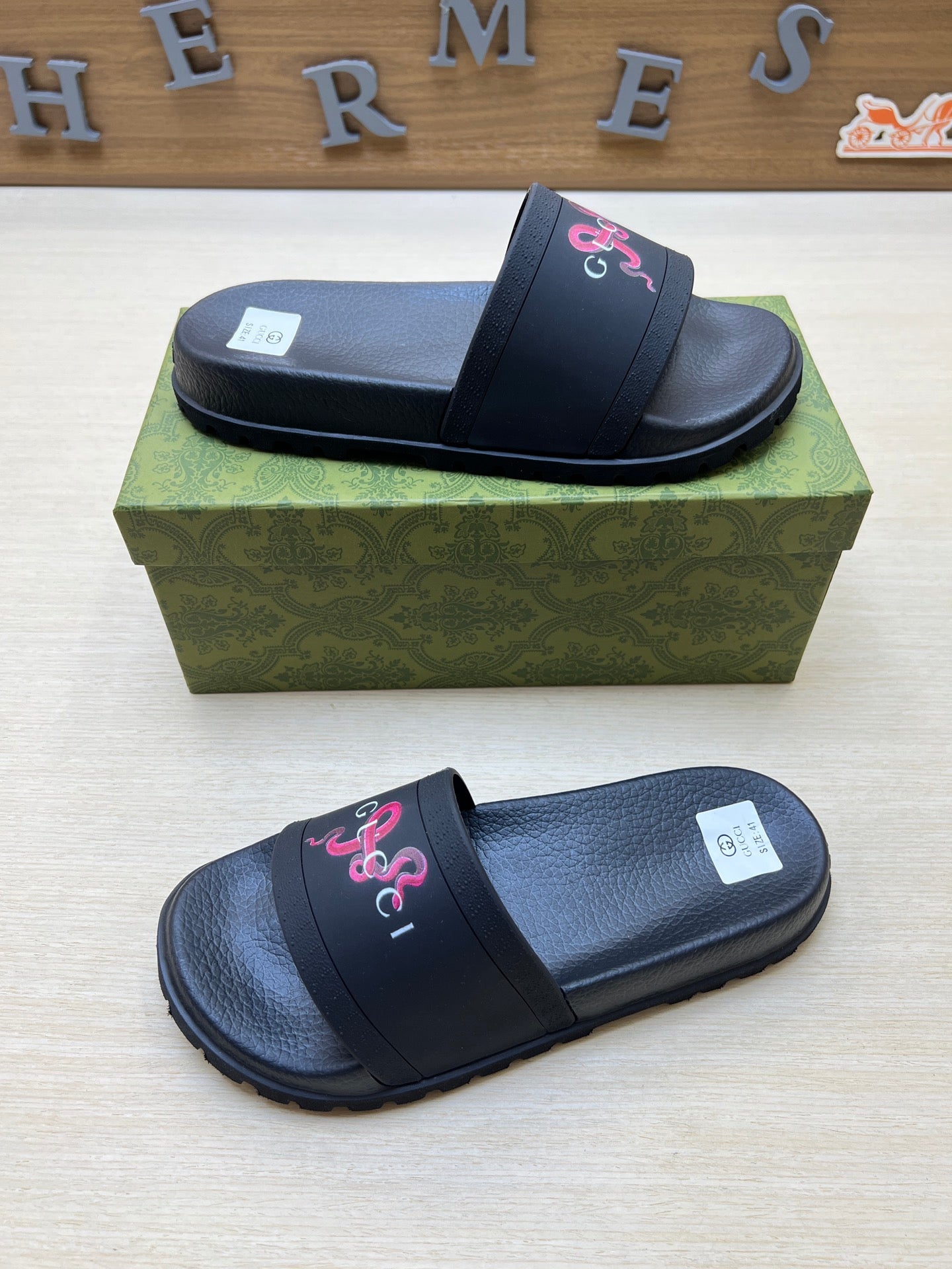 Z5R66B29 Popular Slippers