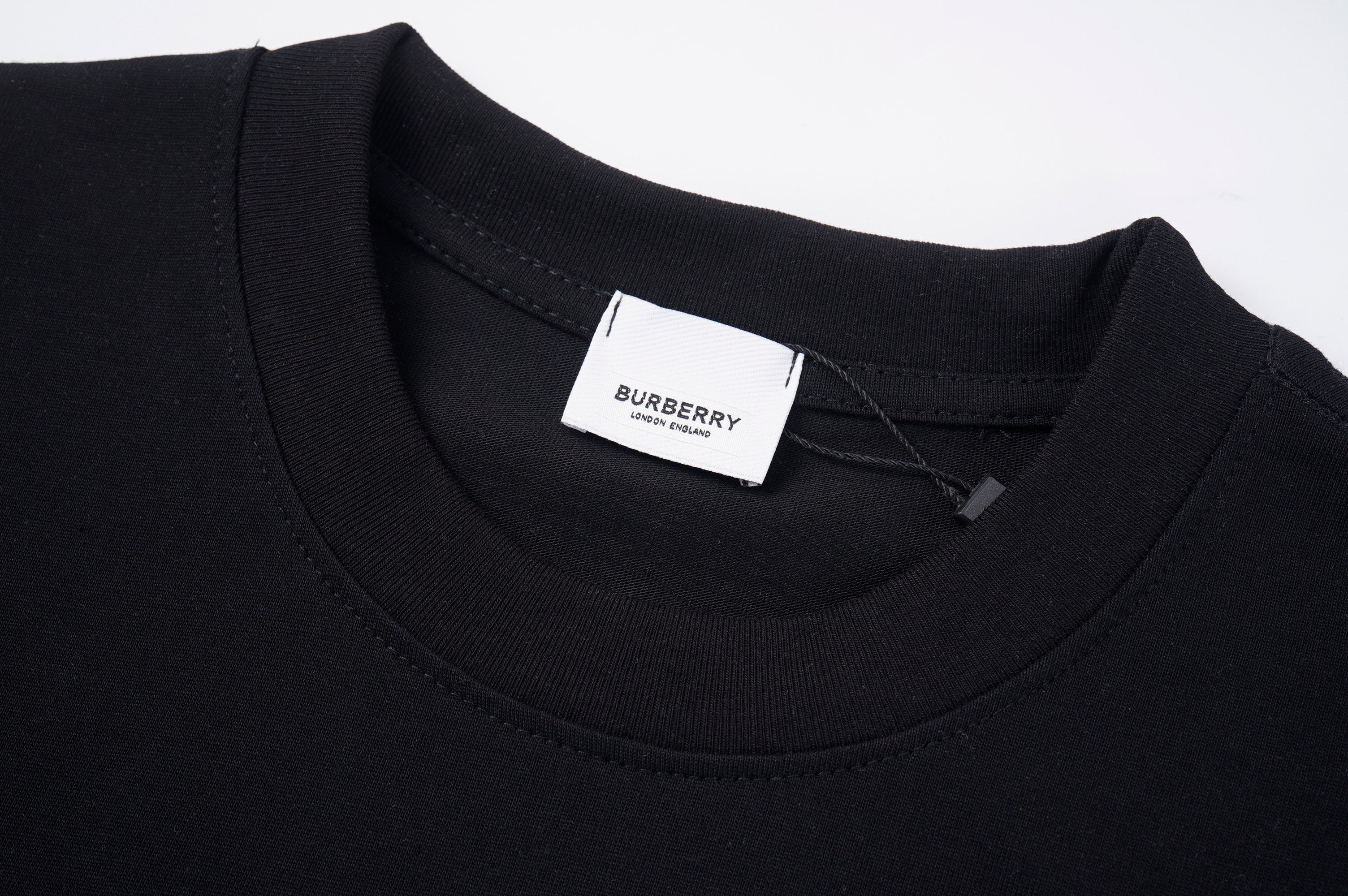 U1W25R35  Popular T-shirts