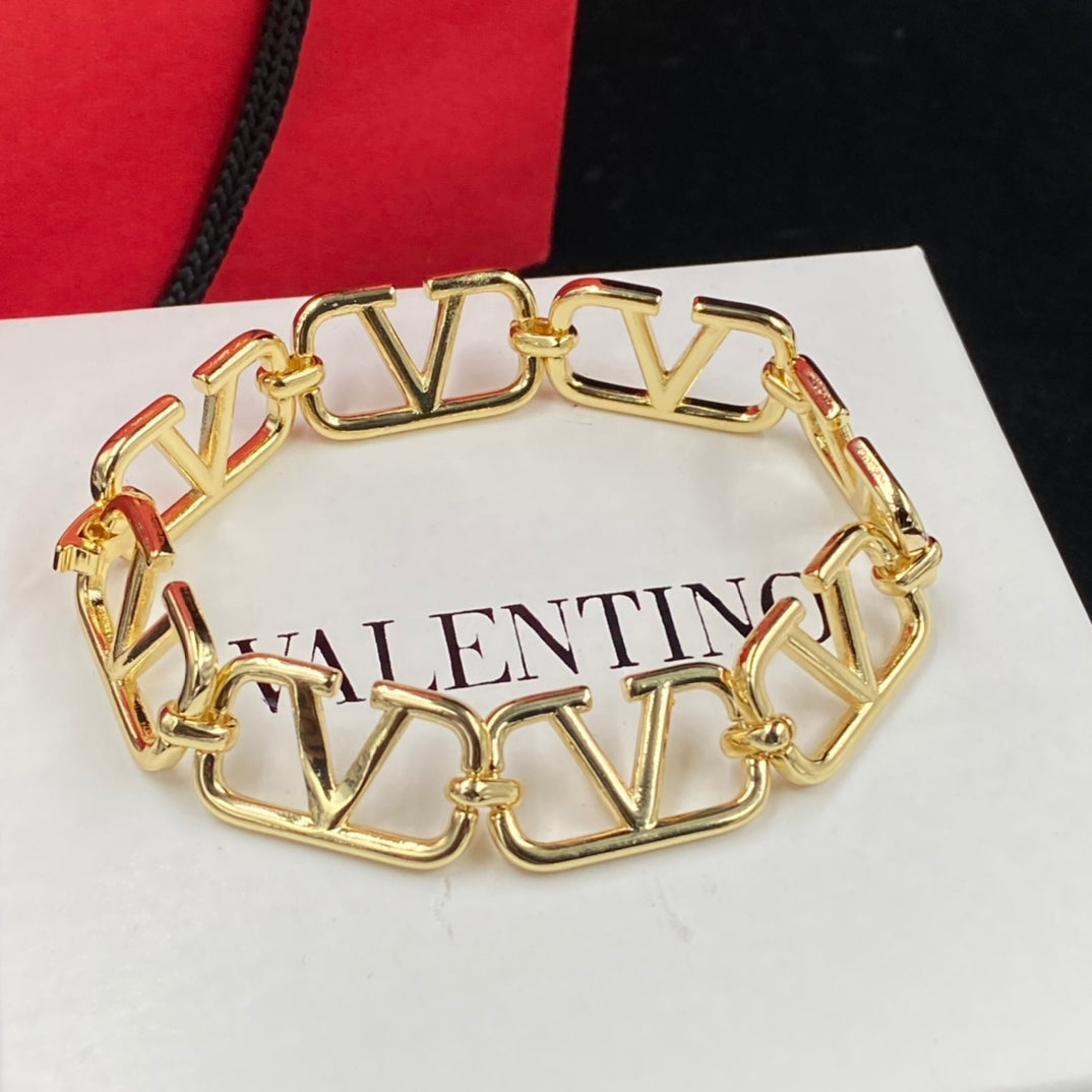 X1Y83VL112X  Popular  Earrings Bracelets Necklaces