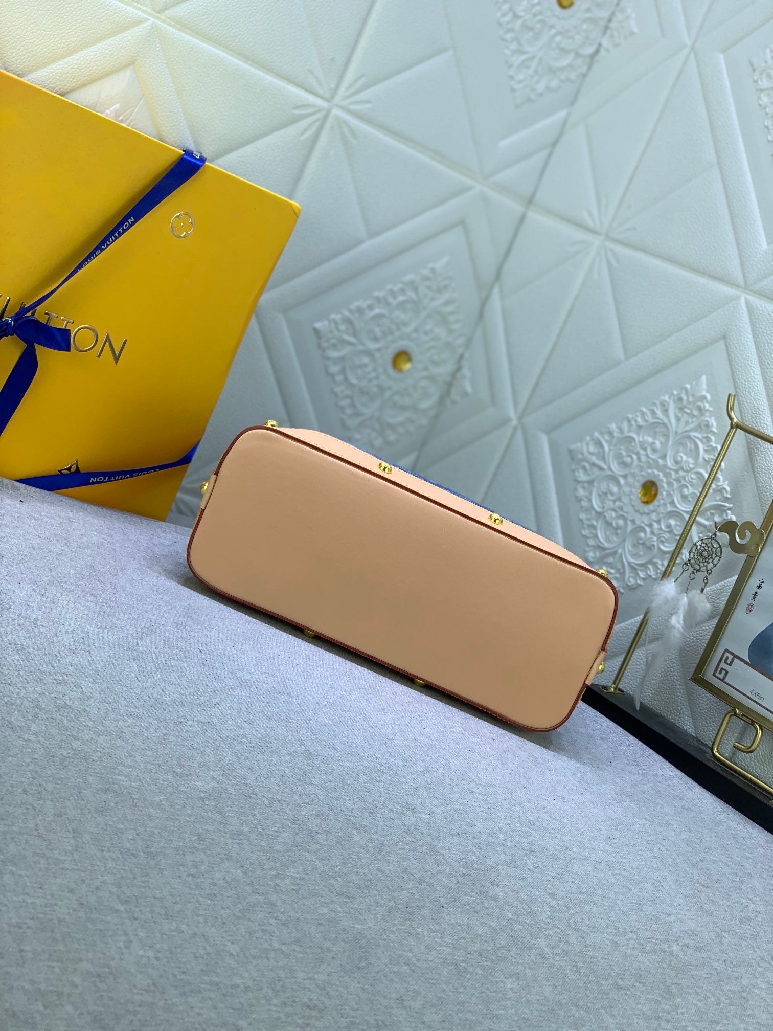 B1X104E61 Popular    leather bag