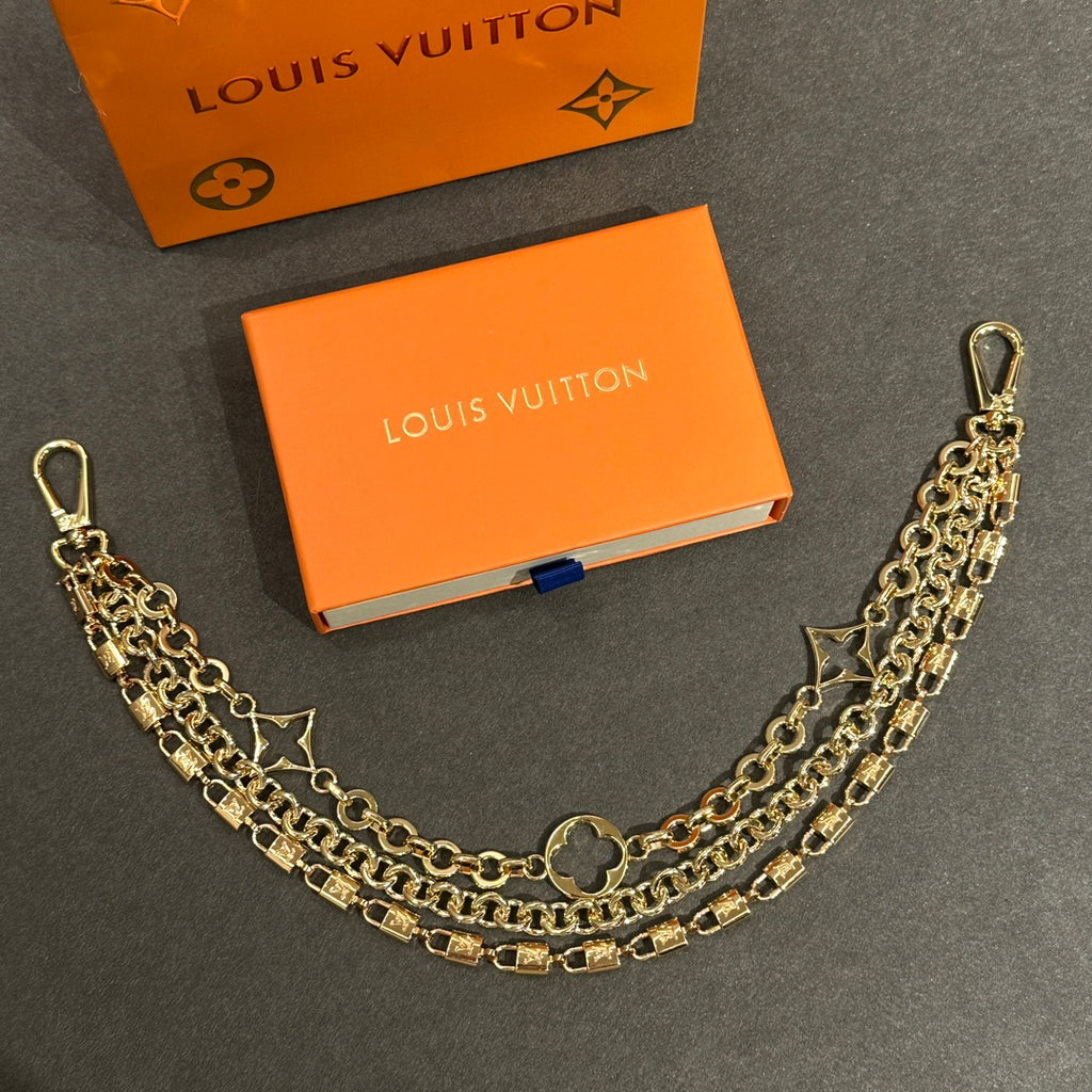A1R46E13 Popular bag 's charms accessories