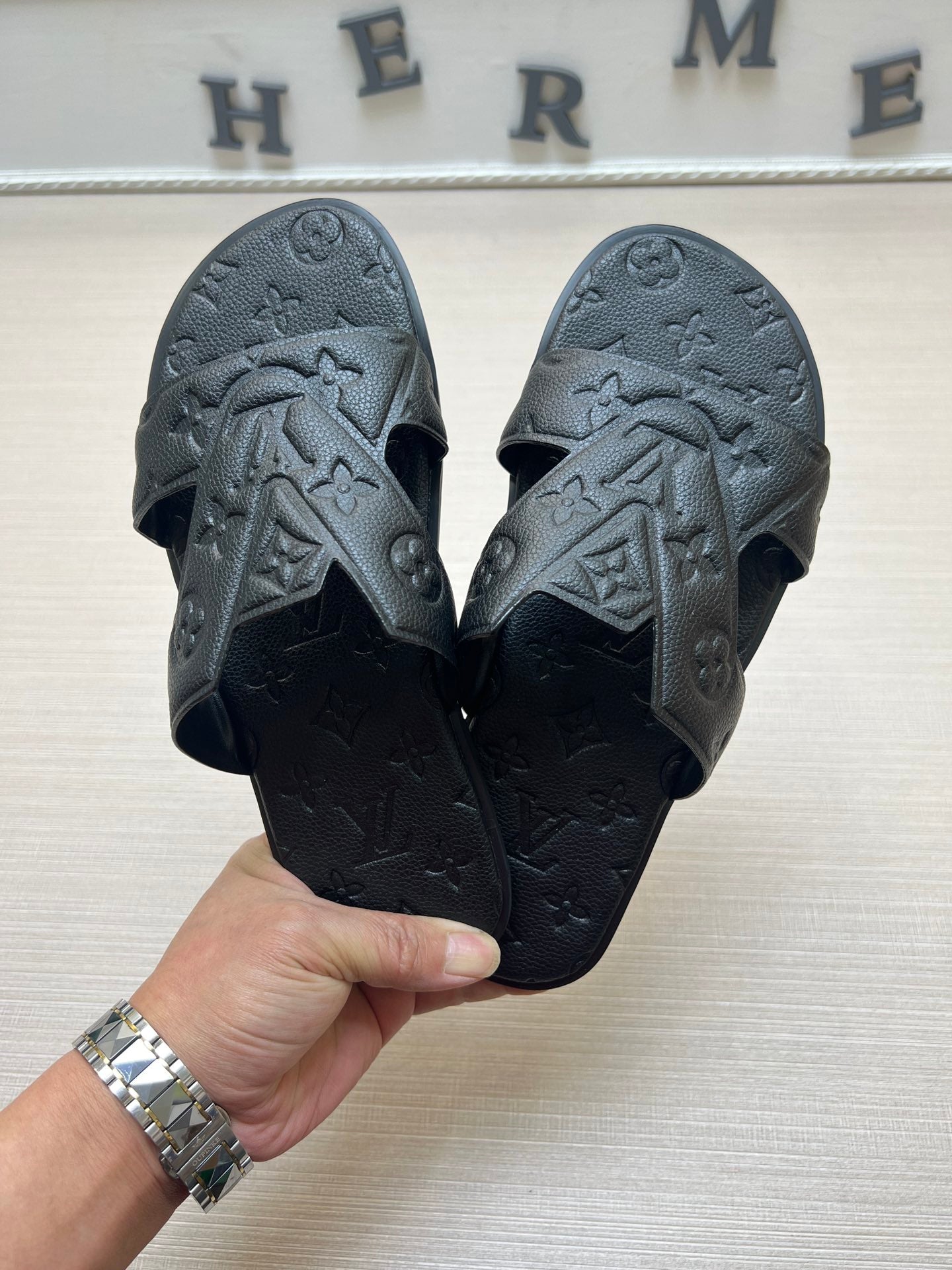 Z5ZE34 Popular slippers