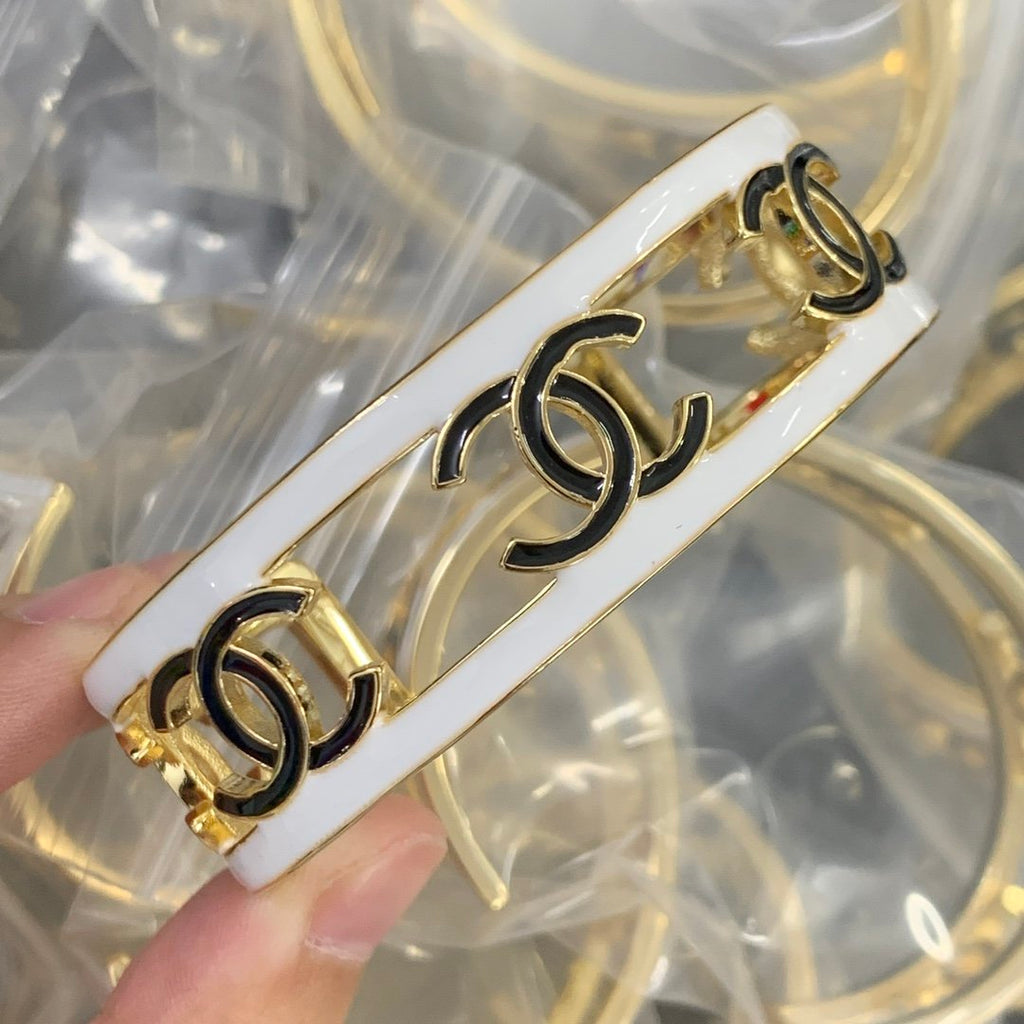 X1X54C64K  Popular Bracelets