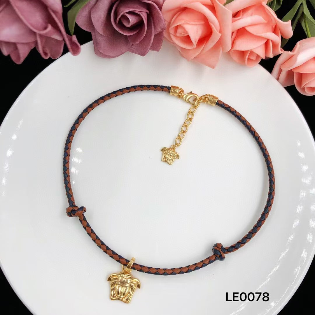 X1Q85V139X Popular Necklace. Bracelets