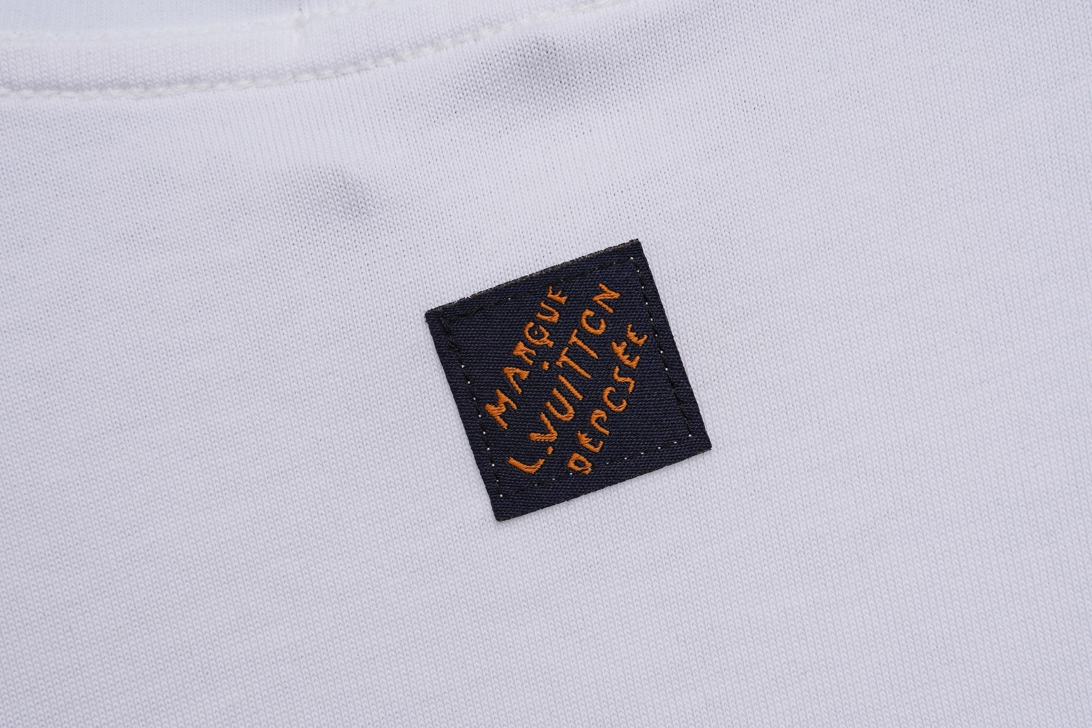 U1R76E18 Popular T-shirts