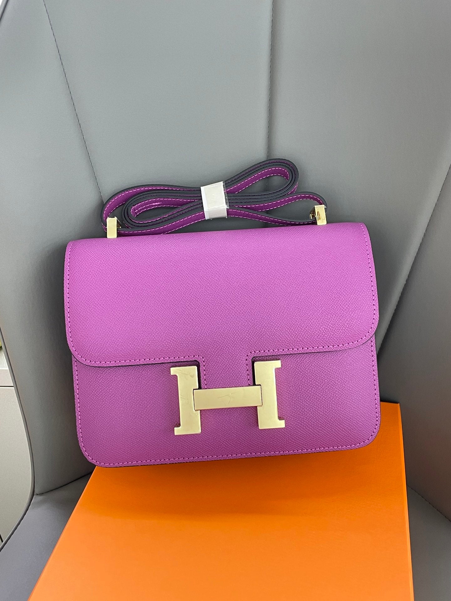 B1N55H63 Popular  leather bag