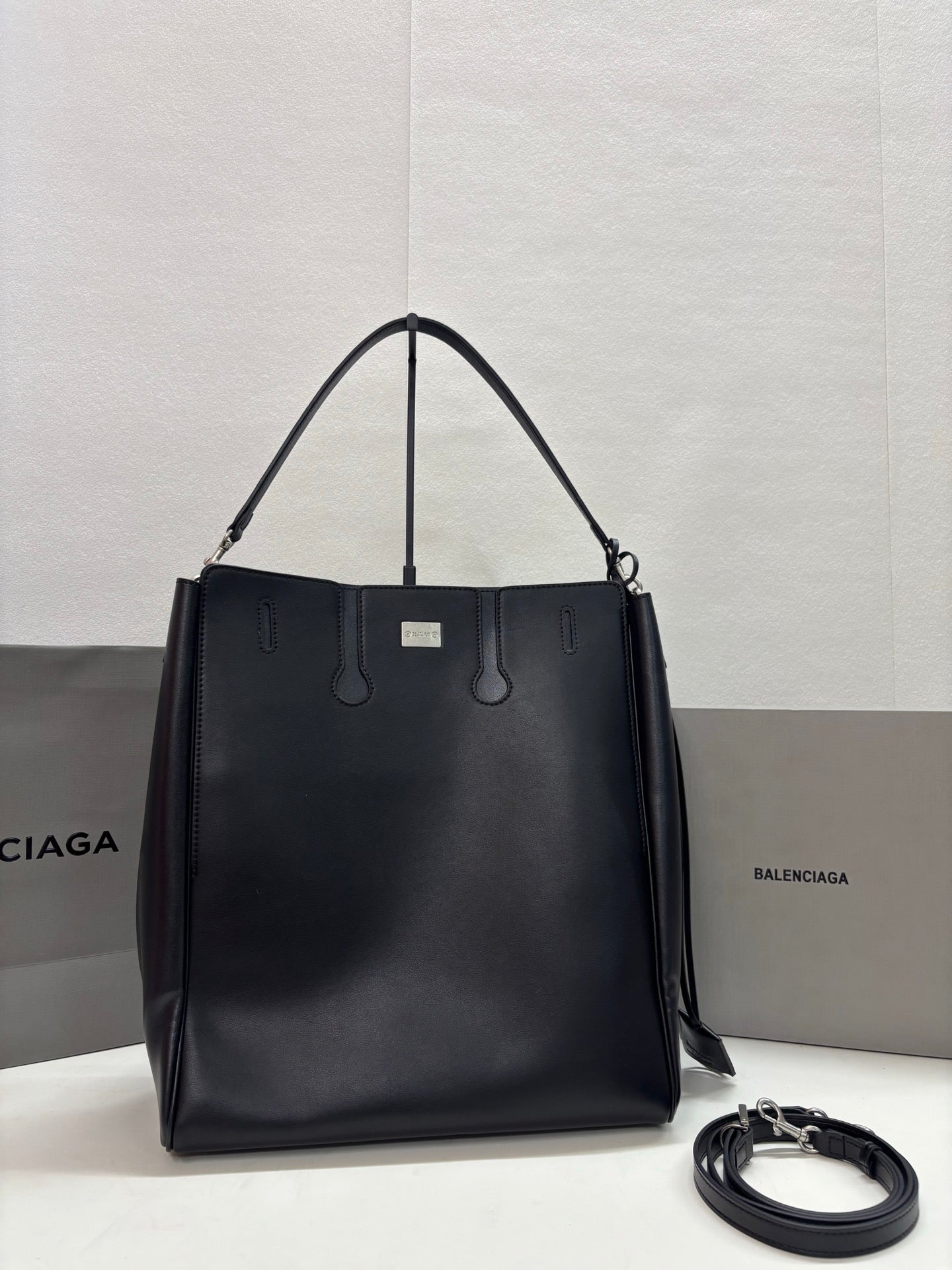 B1P36J121 Popular leather bag
