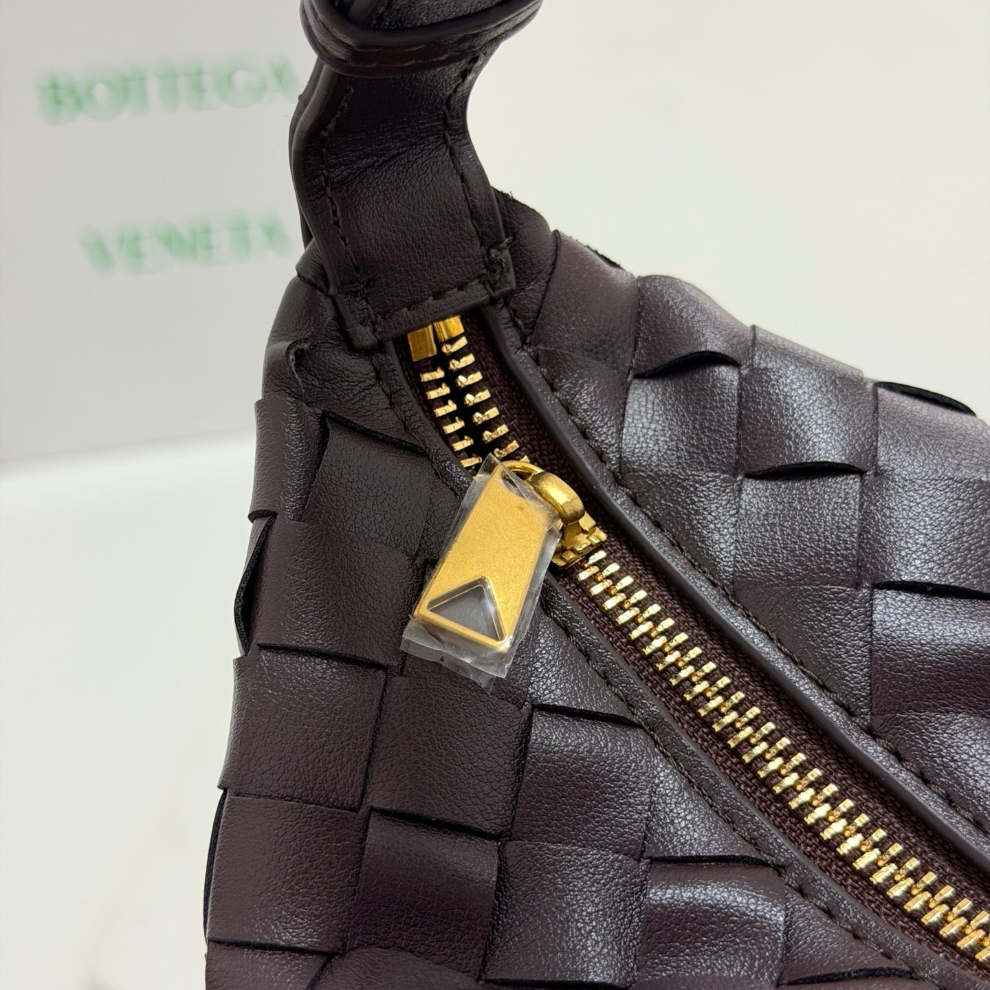 B1X76A11  Popular leather bag