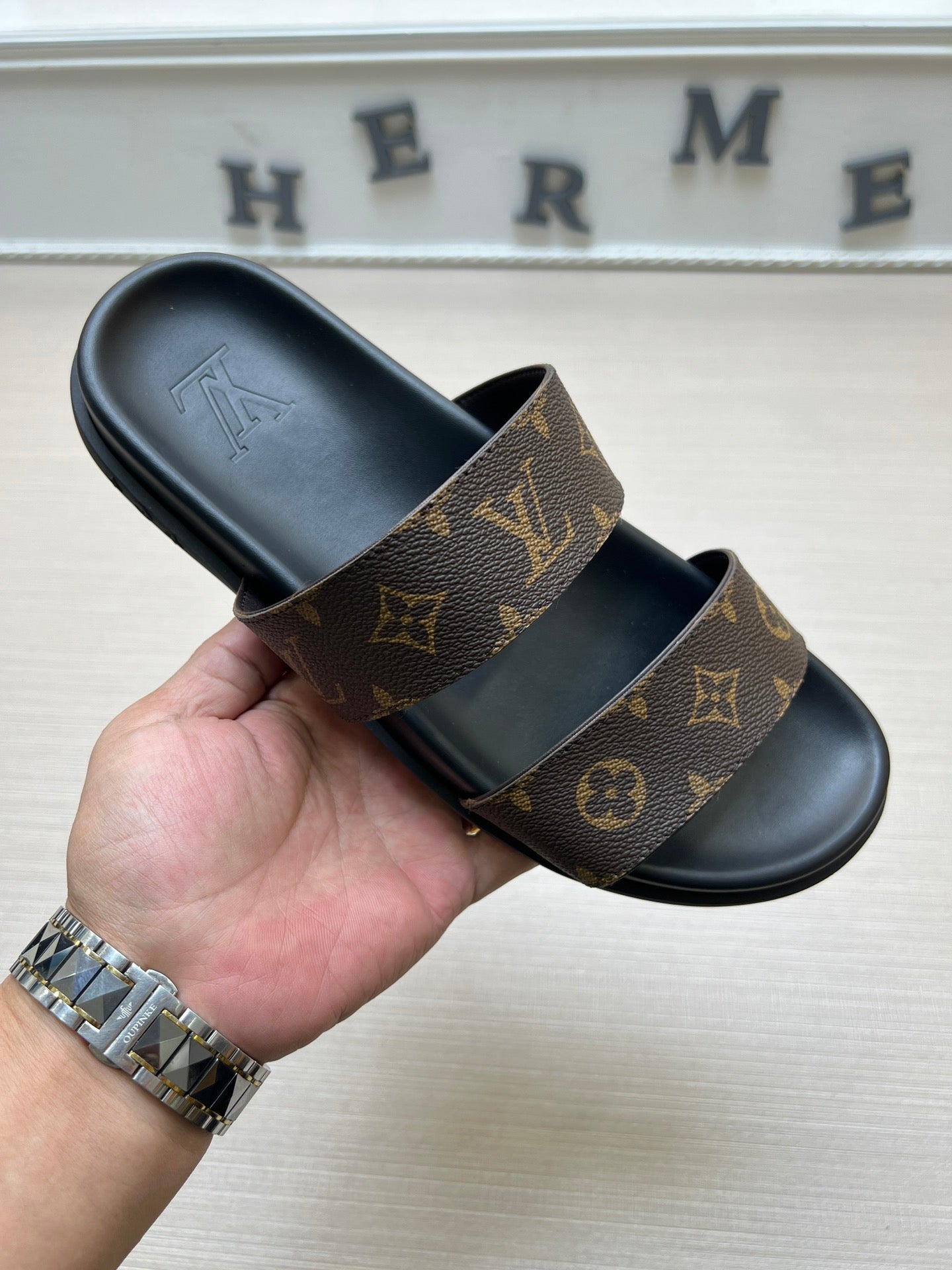 Z5ZE57 Popular slippers