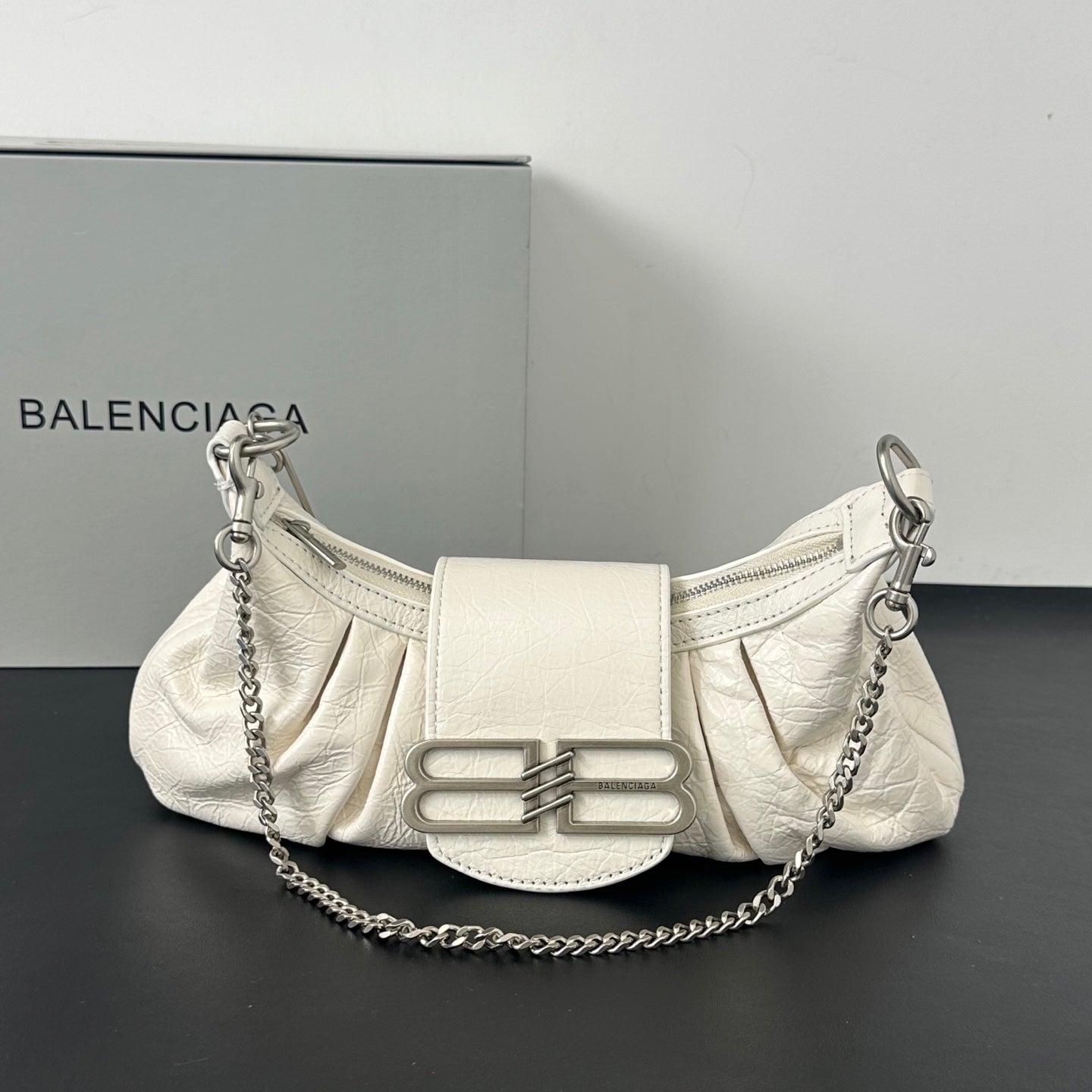 B1P36J119 Popular leather bag
