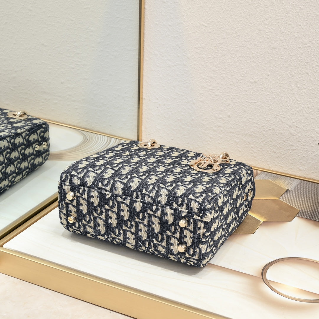 B1X54D439 Popular   embroidery bag
