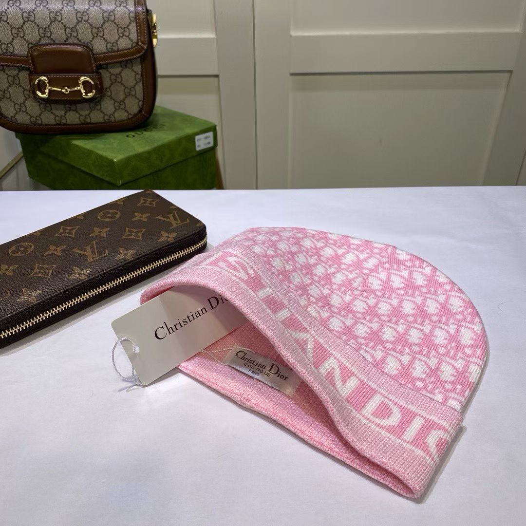 M1R86D71 Popular hats