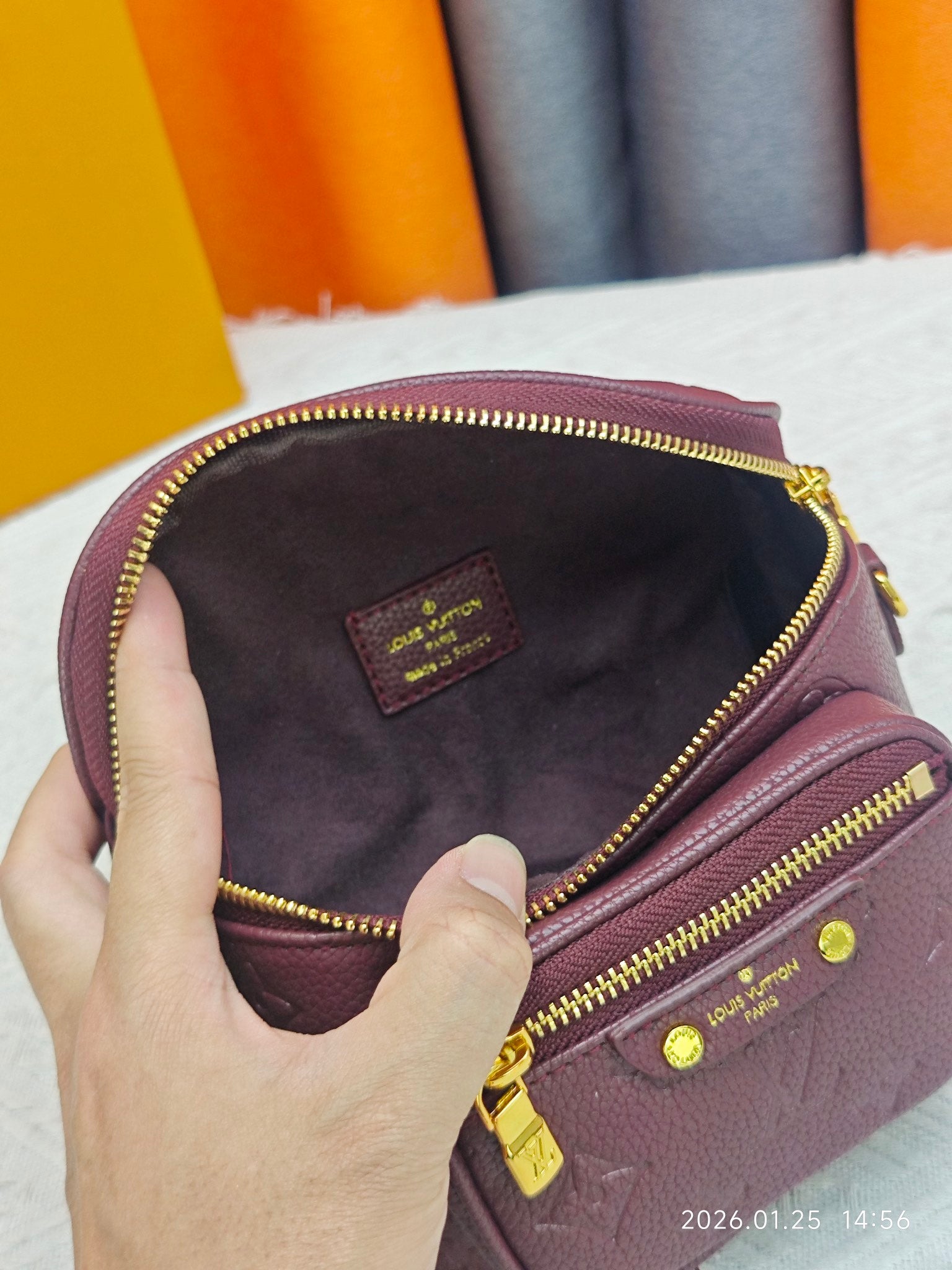 B1P46E75 Popular leather bag