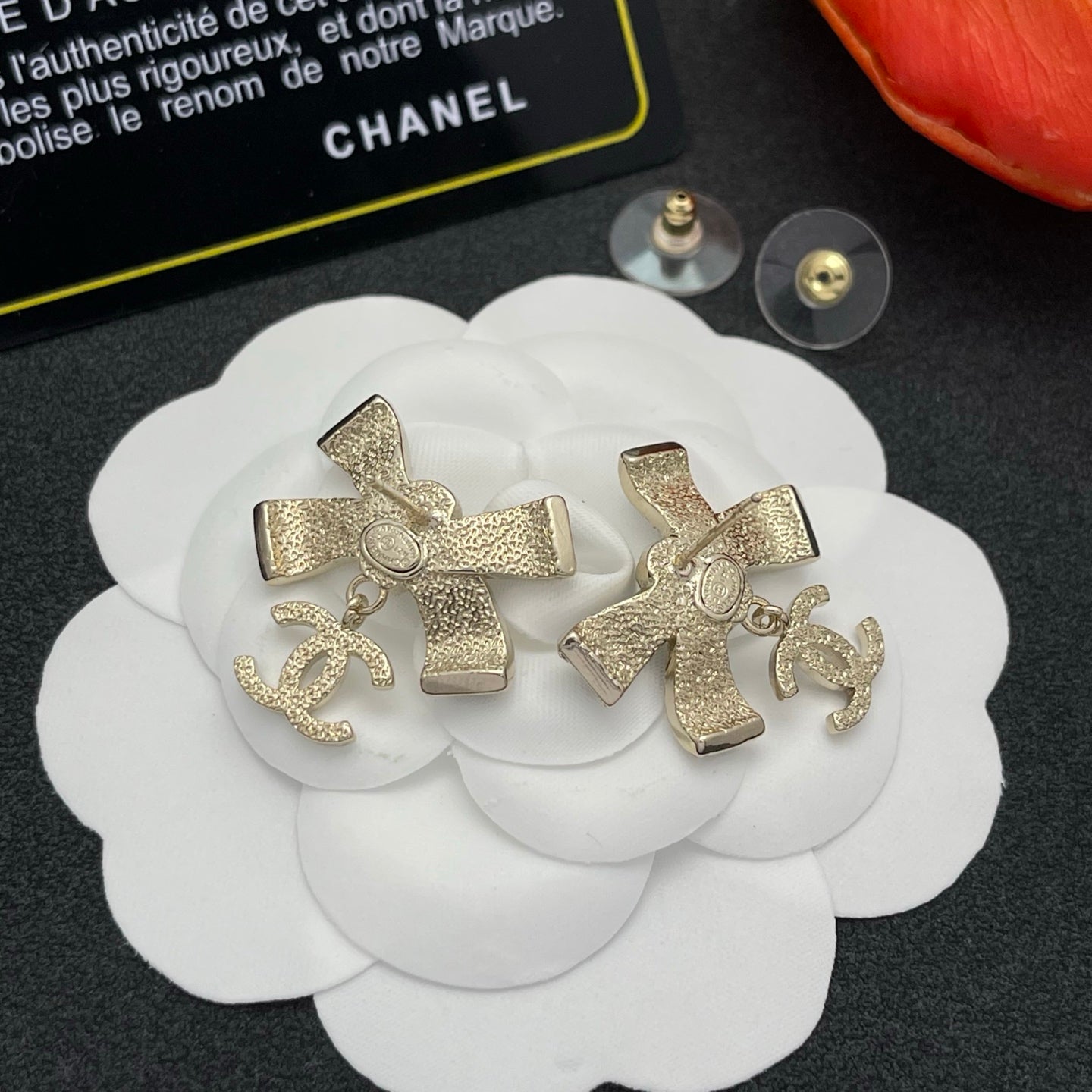 X1Z95C28E Popular Earrings