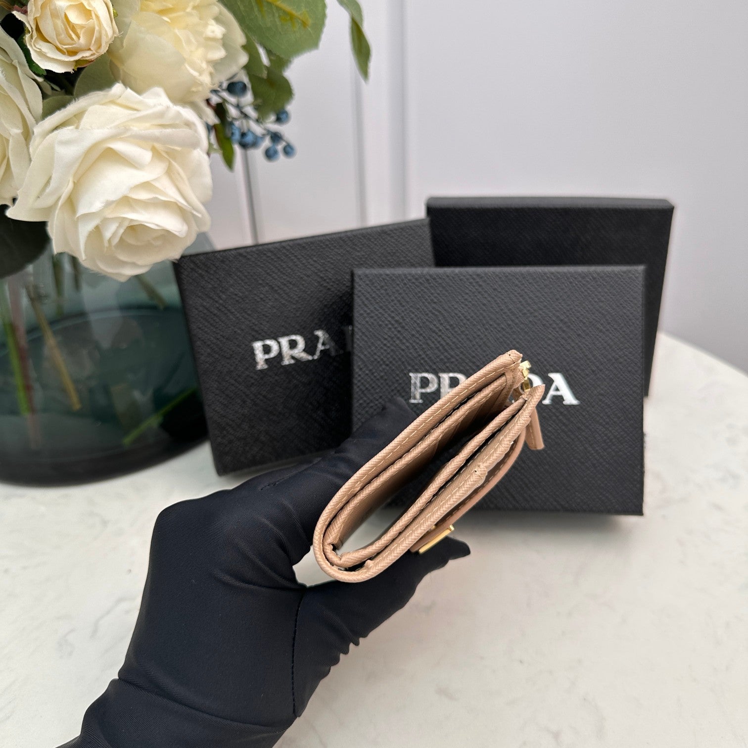 B1P36P1 Popular card holder