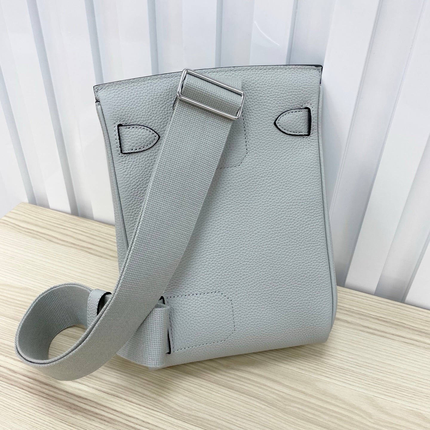 B1P36H45 Popular leather bag