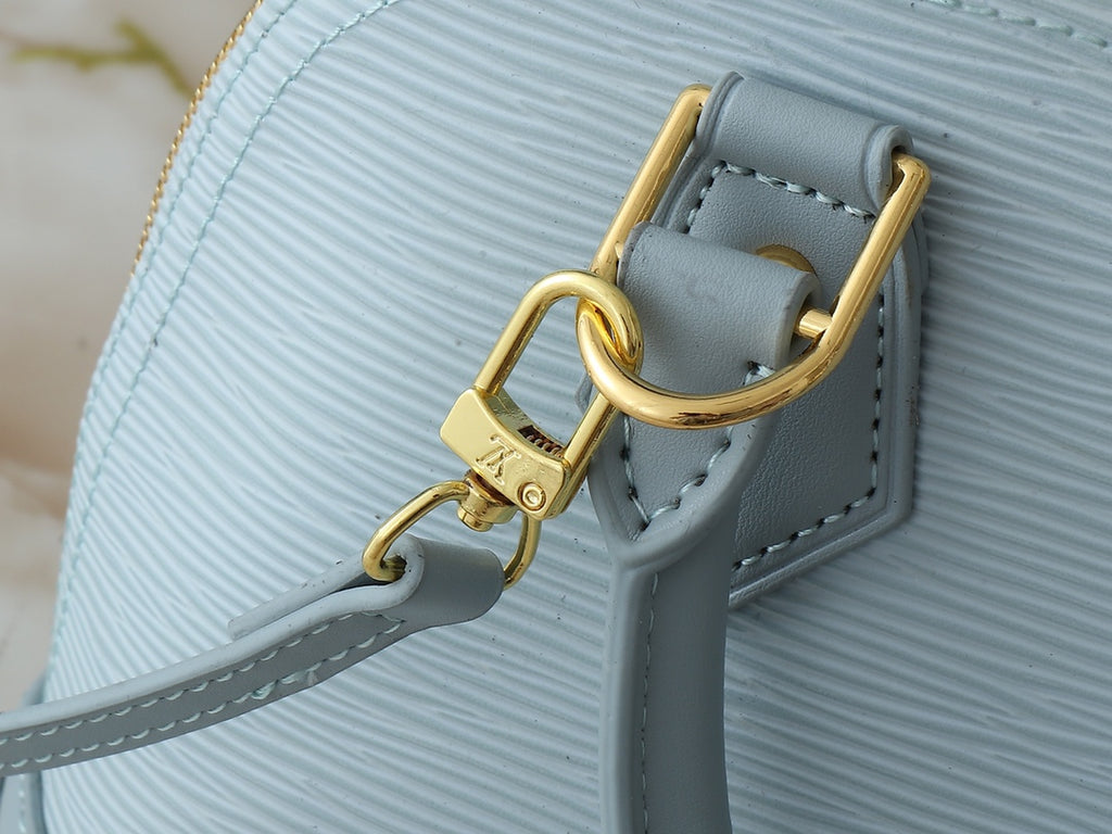 B1P46E103 Popular leather bag