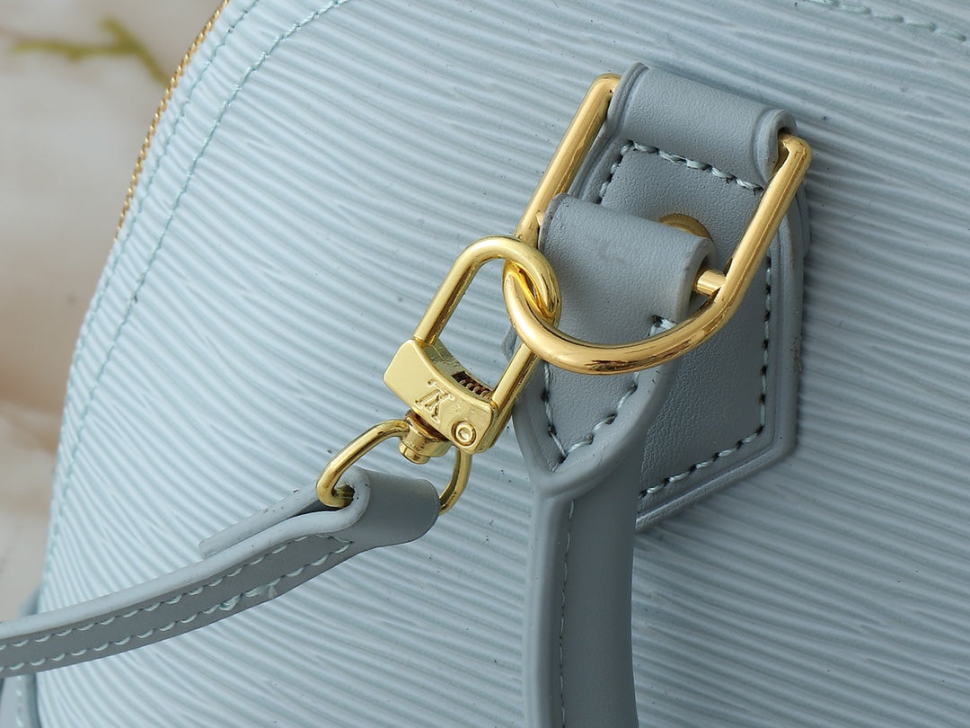 B1P46E103 Popular leather bag