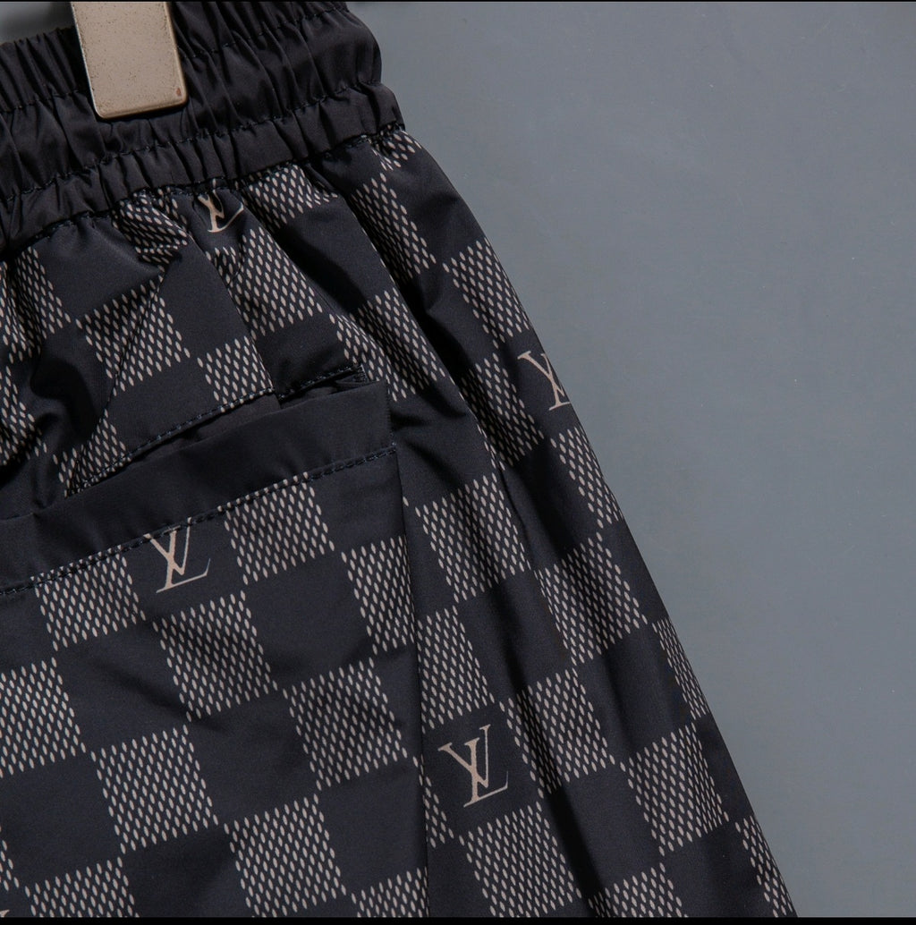 U1N36E23 Popular shorts