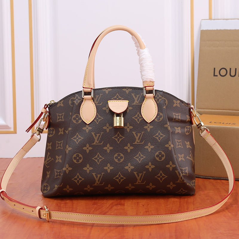 B12X43E126 Popular leather bag 