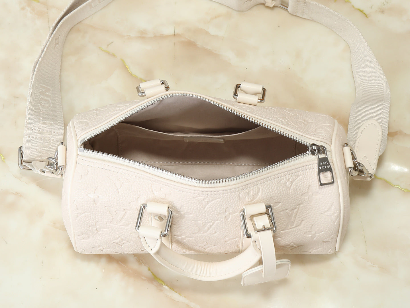 B1R76E52 Popular leather bag