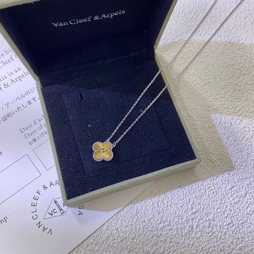 X5Q85VA271X Popular Necklaces. Bracelets. Earrings