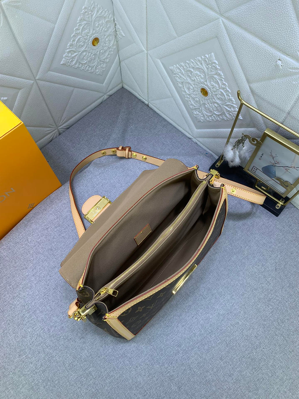 B12X44E344 Popular  leather bag 
