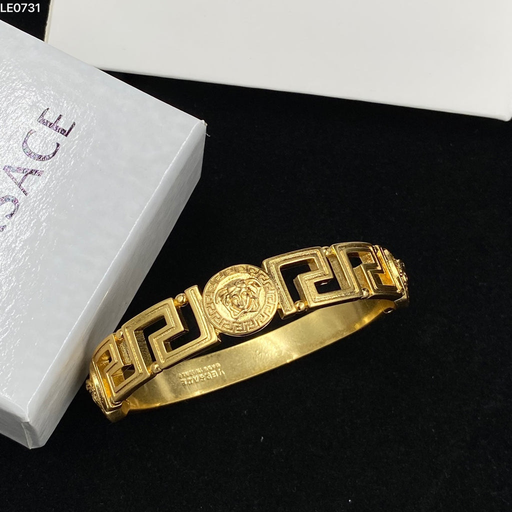 X1B82V197K  Popular Bracelets