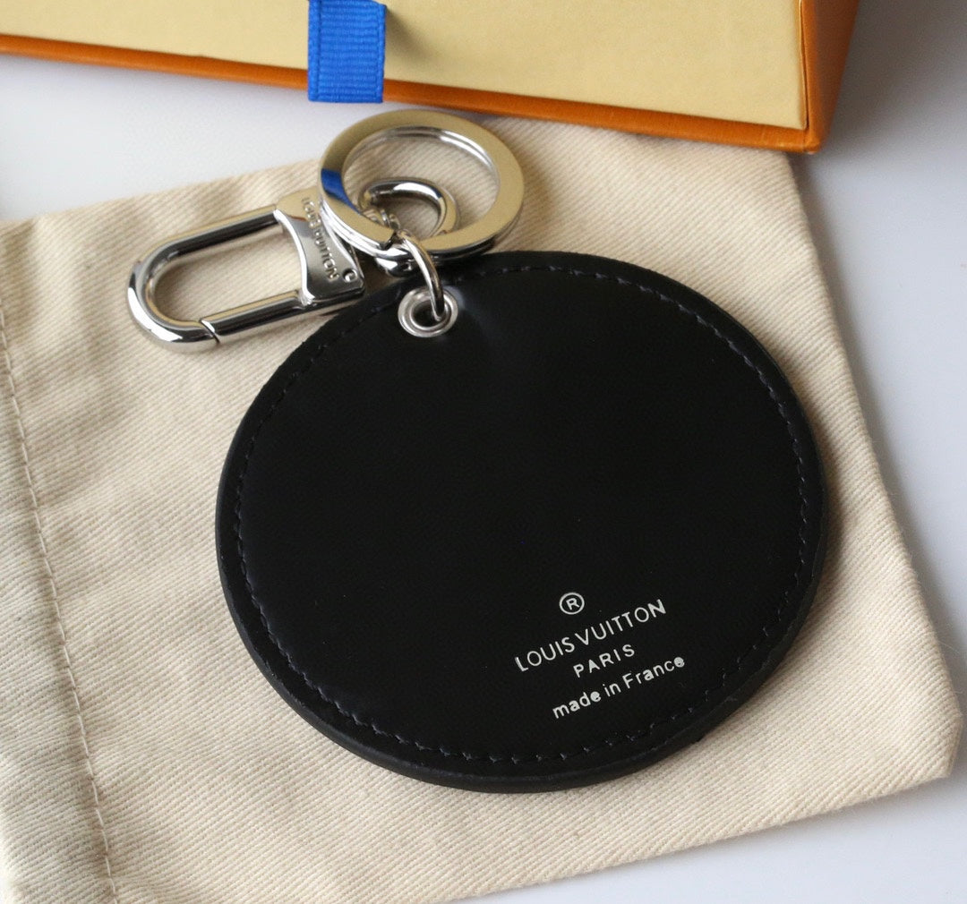 A1Z105E90 Popular bag 's charms accessories