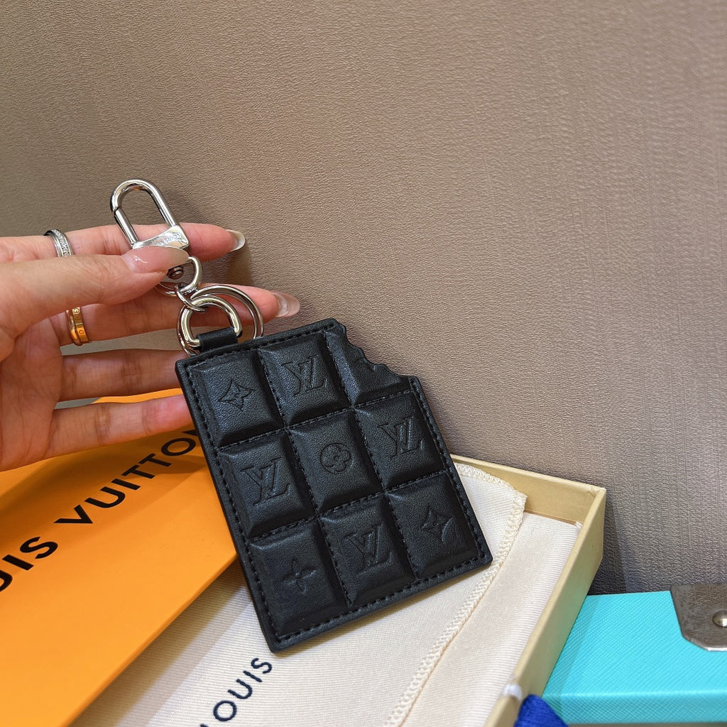 A1Z105E35 Popular bag 's charms accessories