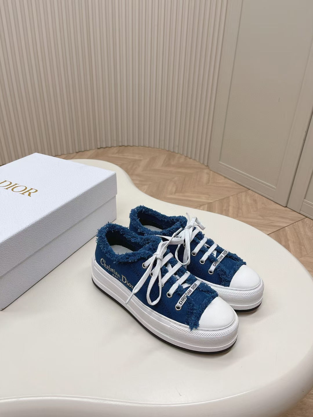 Z2Q105D428 Popular high-quality Shoes