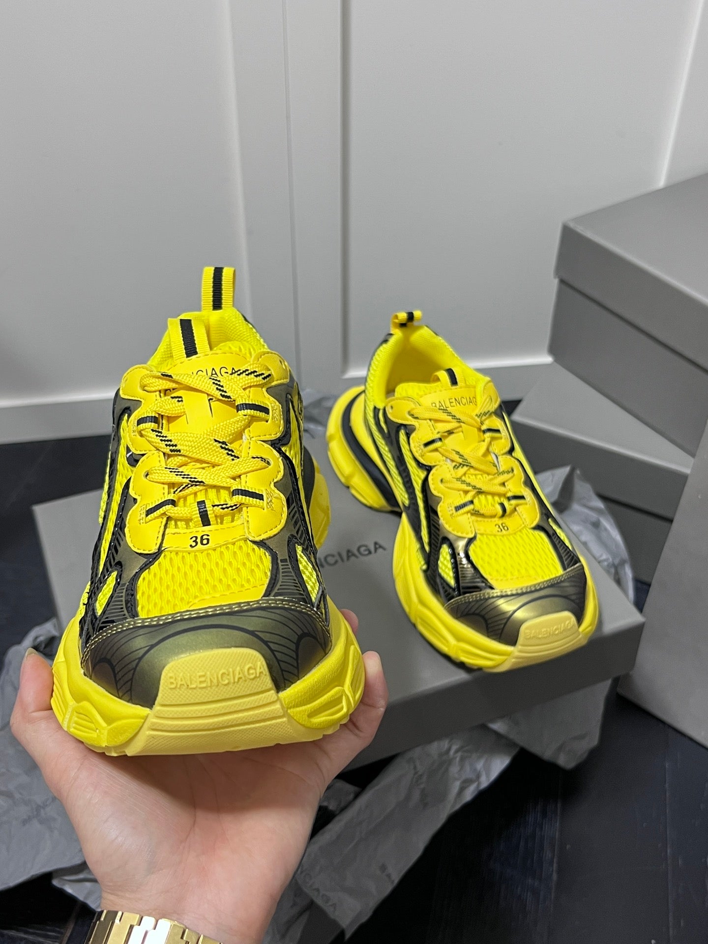 Z1Z54J115 Popular shoes