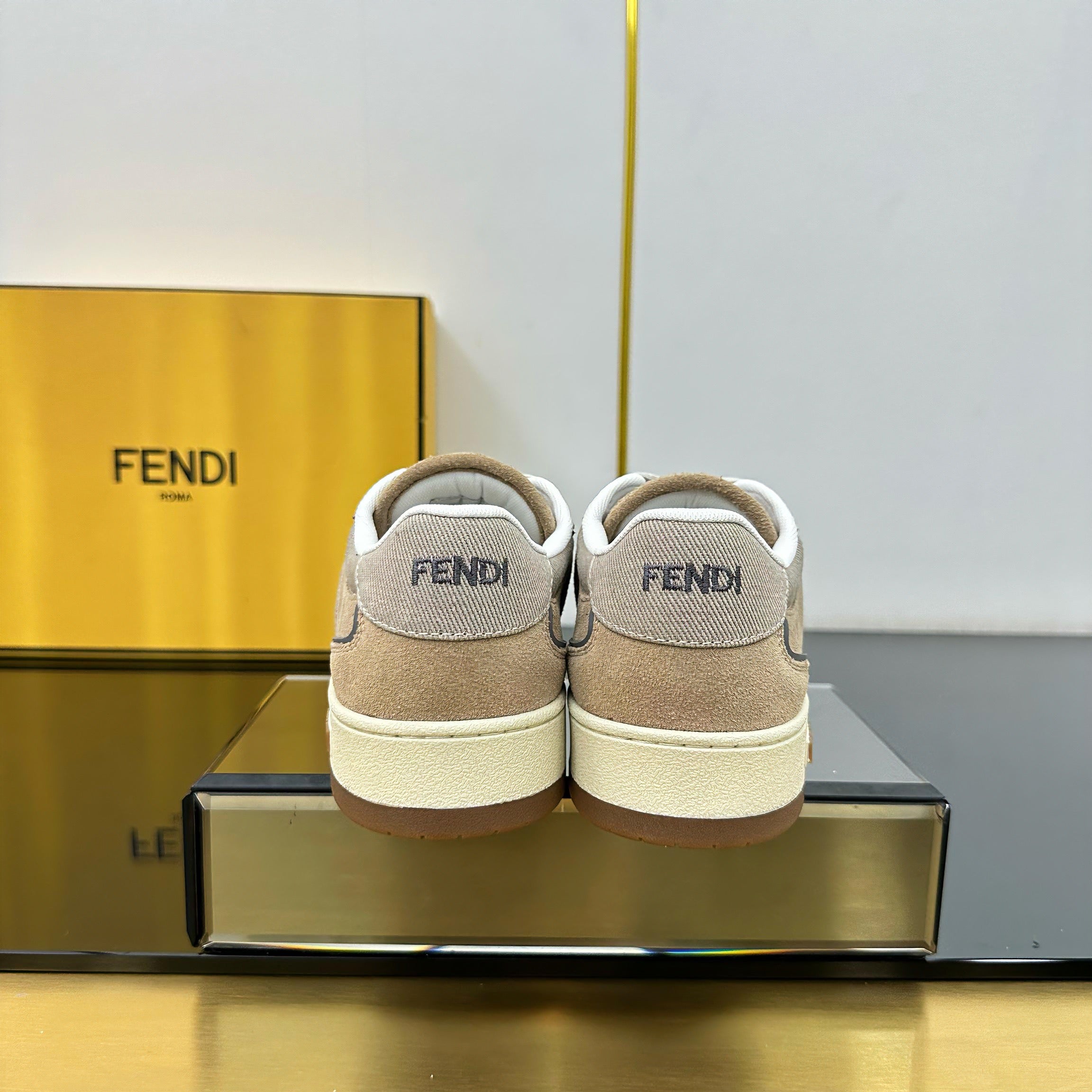 Z2Q105F421 Popular high-quality Shoes