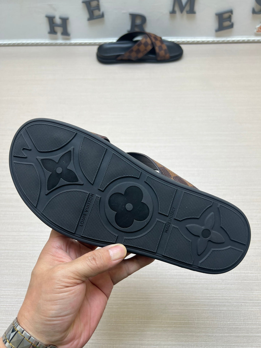 Z5ZE60 Popular slippers
