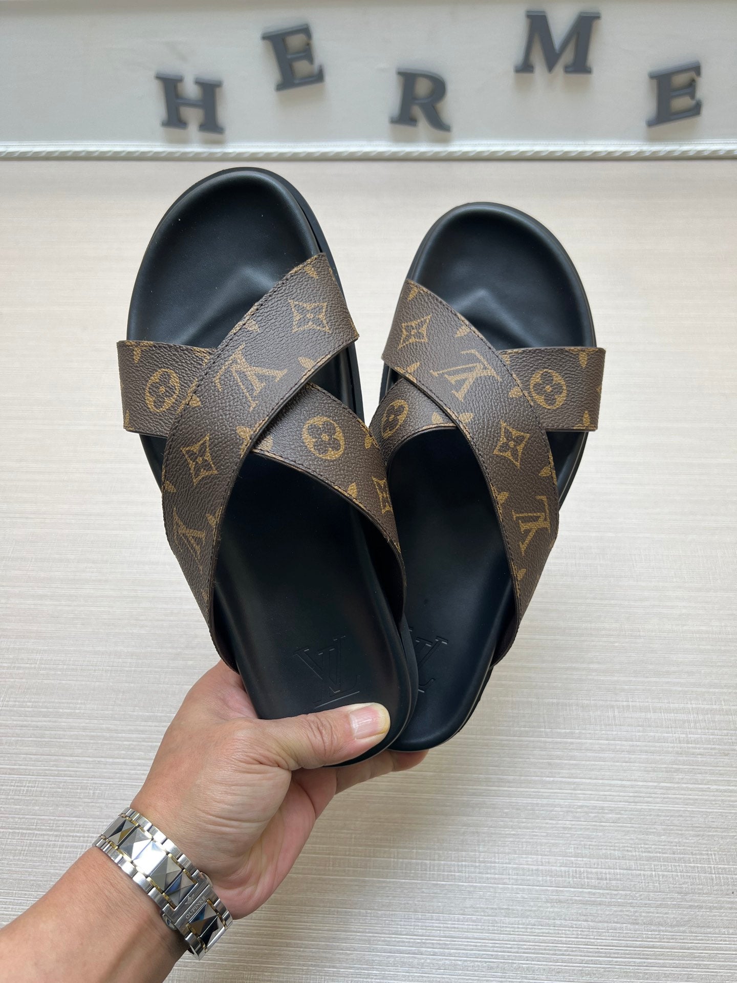 Z5ZE57 Popular slippers