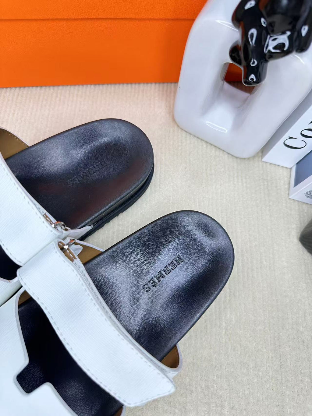 Z2Q55H28 Popular leather shoes