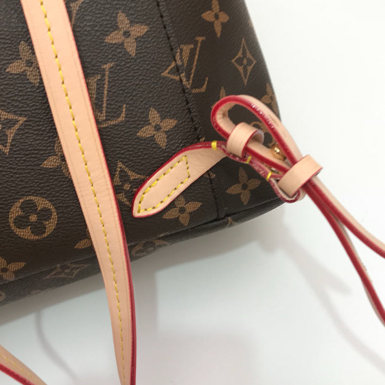 B1X41E72 Popular leather bag 